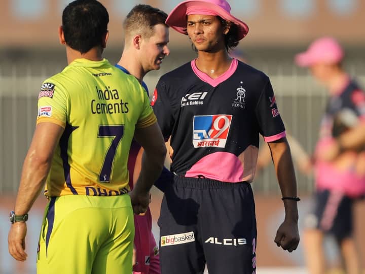 Yashasvi Jaiswal Recalls Tried in Middle of Games to Have Chat With MS Dhoni Here Know Latest Sports News धोनी की सलाह से बदल गई यशस्वी जयसवाल की किस्मत, स्टार बल्लेबाज ने खोला दिल का राज