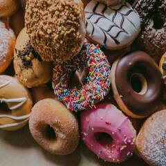 Sugar Cravings ਨੂੰ ਕੰਟਰੋਲ ਕਰਨ ਲਈ ਇਨ੍ਹਾਂ ਚੀਜ਼ਾਂ ਨੂੰ ਡਾਈਟ 'ਚ ਕਰੋ ਸ਼ਾਮਲ