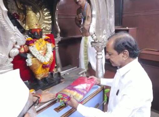 केसीआर यांच्या पंढरपुरात जंग्गी स्वागत करण्यात आलं