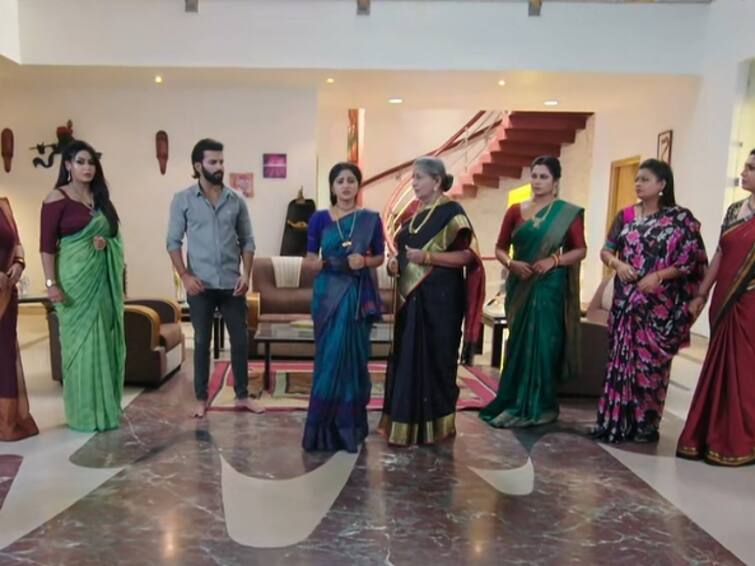 Shabari fires on family about panchami in Naga Panchami June 28th serial episode Naga Panchami June 28th: ఇంట్లో వాళ్లపై కోప్పడిన శబరి.. నిజం తెలుసుకొని నివ్వెరపోయిన మోక్ష మేనత్త?