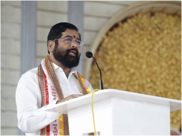 Crisis in front of Eknath Shinde after rebellion in NCP, petition filed in Supreme Court regarding disqualification NCPમાં બળવા બાદ એકનાથ શિંદે પર સંકટના વાદળો, ગેરલાયક ઠરાવવા મામલે સુપ્રીમ કોર્ટમાં અરજી દાખલ
