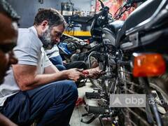 Rahul Gandhi With Mechanic: బైక్‌ మెకానిక్‌గా మారిన రాహుల్‌ గాంధీ- ఫొటోస్‌ వైరల్‌