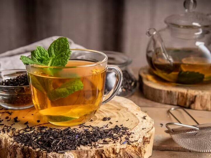 drink healthy ayurvedic tea in monsoon season to avoid infection बरसाती बीमारियों से बचना है तो रोज पिएं ये आय़ुर्वेदिक चाय...बनी रहेगी सेहत