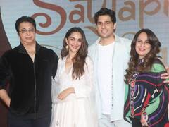 Kiara Advani Attends 'Satyaprem Ki Katha' Screening With Hubby Sidharth Malhotra And Her Parents