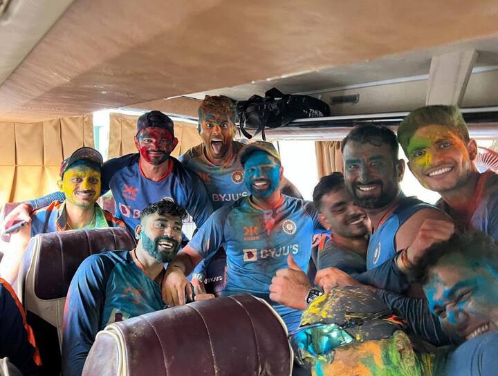 இந்த உலக கோப்பை போட்டியை பற்றி ரோஹித் ஷர்மாவிடம் கேட்ட போது “20 ஓவர் கிரிக்கெட் போட்டியின் தாக்கம் டெஸ்ட் போட்டிகளில் நன்றாக தெரிகிறது . இந்த உலக கோப்பை போட்டியிலும் அதே அதிரடி ஆட்டத்தை வீரர்களிடம் இருந்து எதிர்பார்க்கலாம்.” என பேசினார்