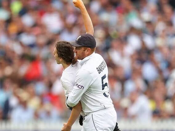 Video:  Ashes 2023 ENG vs AUS Jonny Bairstow Tackle Oil Protester on Field Who Disrupted Play 2nd Test Lords Video: એશિઝમાં ચાલુ મેચે ધમાલ, પ્રદર્શનકારીઓએ 'ક્રિકેટનું મક્કા' માથે લીધું