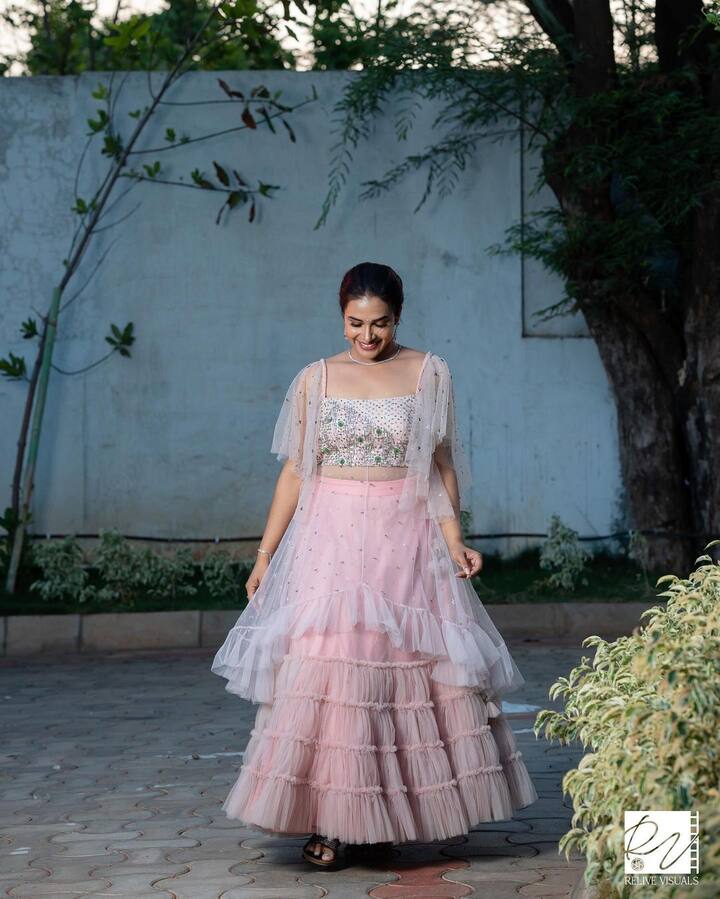 తల్లయ్యాక ఆమె అందం మరింత పెరిగింది.