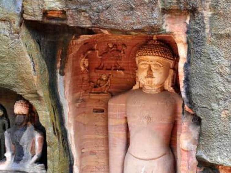 Telangana: 1000-Year-Old Jain Sculptures Found In Moinabad Telangana: 1000-Year-Old Jain Sculptures Found In Moinabad