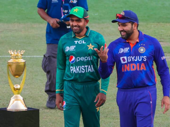 India vs Pakistan rivalry becomes more intense when it comes to the World Cup. Talking about records, India has outplayed Pakistan 7 times and they never lost to Pakistan in a World Cup match.