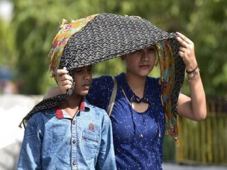 In the last 24 hours in Tamil Nadu, 5 districts have crossed 100 degrees Fahrenheit. TN Weather Update: மீண்டும் அதிகரிக்கும் வெயில்.. 5 மாவட்டங்களில் 100 டிகிரி பாரன்ஹீட் வெப்பம்.. இன்று எப்படி இருக்கும்?