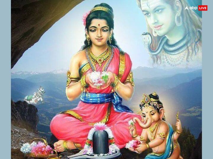 चातुर्मास के पहले महीने सावन में शिव, दूसरे माह अधिकमास में विष्णु जी, तीसरे भाद्रपद में गणपति, चौथे अश्विन माह में देवी और पितरों की पूजा और कार्तिक में लक्ष्मी नारायण की उपासना करनी चाहिए.