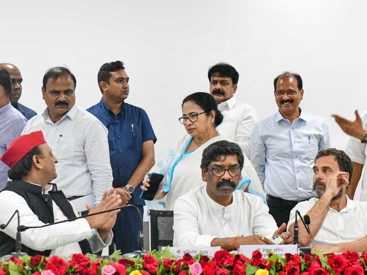 ‘यूपी में अखिलेश यादव की पार्टी-कांग्रेस में गठबंधन लगभग तय और बंगाल में…’, JDU का बयान