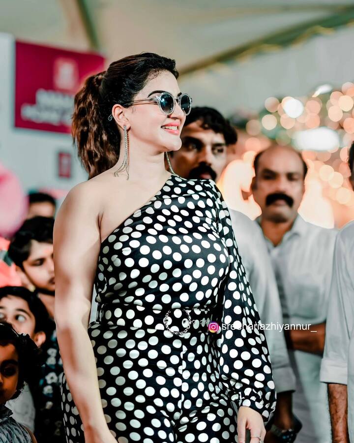 హనీ రోజ్ లేటెస్ట్ ఫొటోలు - Images Credit: Honey Rose/Instagram