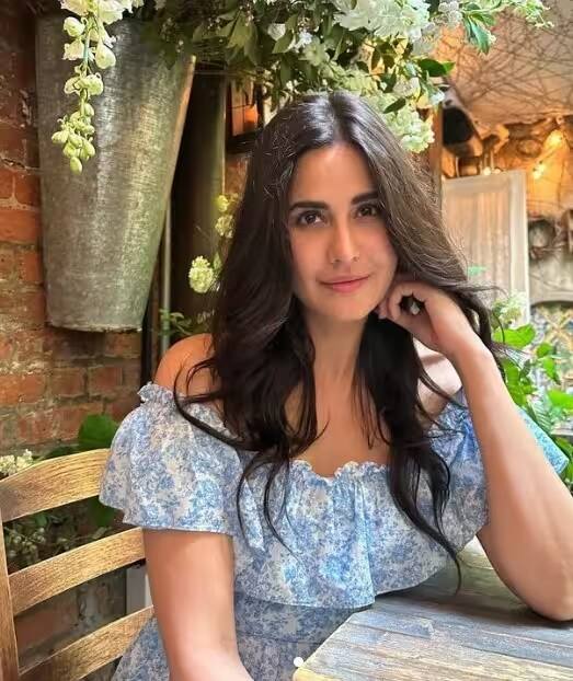 કેટરિના કૈફ - ફિલ્મ સૂર્યવંશીના શૂટિંગ દરમિયાન કેટરિના કૈફે ખરેખર અક્ષય કુમારને થપ્પડ મારી હતી જેથી તે સીન રિયલ લાગે.