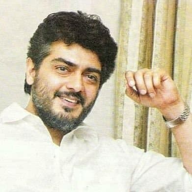 அதேபோல் காதல் கோட்டை, அவள் வருவாளா, காதல் மன்னன் , அமர்களம் எனத் தொடர்ந்து ஹிட் படங்களை கொடுத்து தனக்கென தனி ரசிகர் பட்டாளத்தை உருவாக்கினார்.