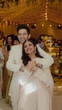 Parineeti Chopra और Raghav Chadha दिल्ली एयरपोर्ट पर हुए स्पॉट | ENT LIVE