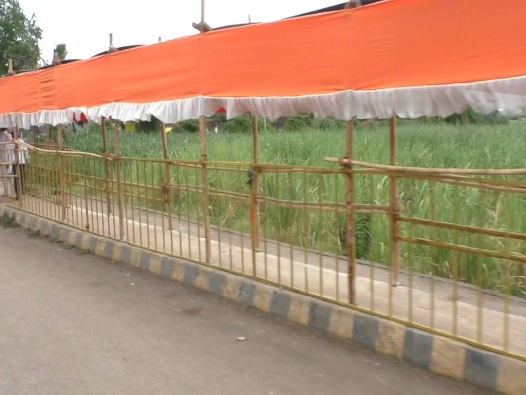 Ashadhi Wari 2023 Devotees turned away from Ashadhi Yatra due to lack of rain Ashadhi Wari 2023 : पावसाने ओढ दिल्याचा फटका आषाढी यात्रेला, दशमीला दर्शन रांग पडली ओस