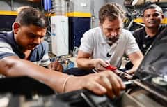 Rahul Gandhi With Mechanic: బైక్‌ మెకానిక్‌గా మారిన రాహుల్‌ గాంధీ- ఫొటోస్‌ వైరల్‌