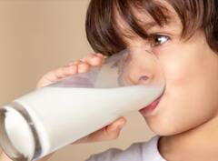 ਦੁੱਧ ‘ਚ ਕਦੇ ਨਾ ਮਿਲਾਓ ਇਹ 4 ਚੀਜ਼ਾਂ, ਨਹੀਂ ਤਾਂ ਸਿਹਤ ਨੂੰ ਫਾਇਦਾ ਹੋਣ ਦੀ ਥਾਂ ਹੋਵੇਗਾ ਨੁਕਸਾਨ