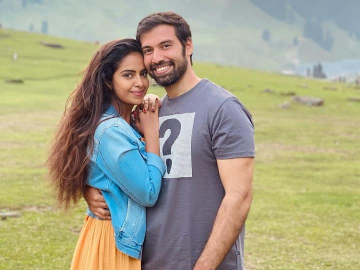 Avika Gor Kissing Scene: ‘बालिका वधू’ से पहचान बनाने वाली अविका गौर फिल्म ‘1920 हॉरर ऑफ द हार्ट्स’ को लेकर सुर्खियों में हैं. इसी बीच उन्होंने किसिंग सीन पर बॉयफ्रेंड के रिएक्शन का खुलासा किया है.