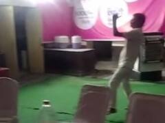 'महंगाई राहत शिविर' में नशे की हालात में नाचना कर्मचारी, मूक दर्शक बने खड़े रहे प्रभारी, दोनों सस्पेंड