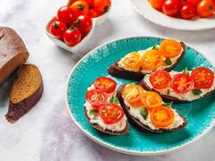 Mozzarella Bruschetta Recipe: मॉनसून में खाने का मन कर रहा है चटपटा डिश, तो यह क्लासिक इटैलियन ऐपेटाइज़र जरूर करें ट्राई