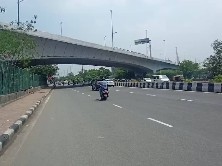 Perungulathur Railway flyover is being opened for public use today. Perungulathur Flyover: இனி போக்குவரத்து நெரிசலே இல்லாம போலாம்.. பெருங்களத்தூர் மேம்பாலம் திறப்பு.. மகிழ்ச்சியில் மக்கள்..