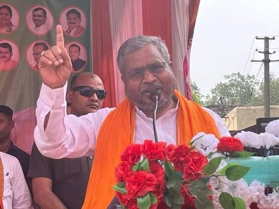 Jharkhand Politics: BJP नेता ने क्यों लगवाए 'सोरेन सल्तनत जिंदाबाद' के नारे? जानें क्या है पूरा मामला Jharkhand Politics: BJP नेता ने क्यों लगवाए 'सोरेन सल्तनत जिंदाबाद' के नारे? जानें क्या है पूरा मामला