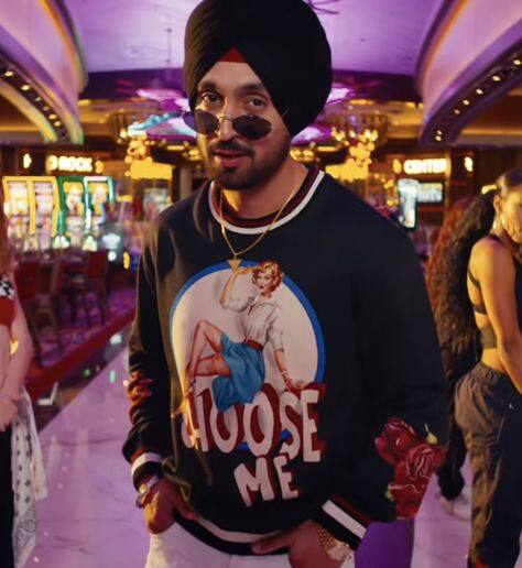 ਇਸ 'ਤੇ ਦਿਲਜੀਤ ਬੋਲੇ ਕਿ 'ਜਿਹੜਾ ਤੁਸੀਂ ਗਾਣਾ ਕੀਤਾ ਇਹ ਉਸ ਦੇ ਹੀ ਪੈਸੇ ਹਨ।'