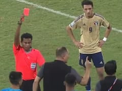 भारत-कुवैत फुटबॉल मैच के दौरान बवाल, जानें क्यों इंडियन कोच को दिखाया गया रेड कार्ड