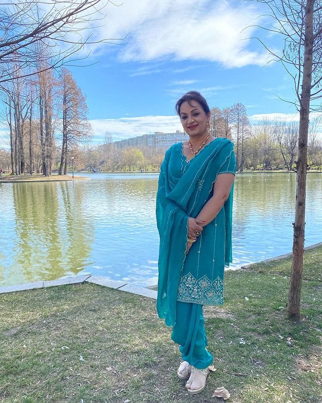 उपासना ने बचपन से ही एक्टिंग करना शुरू कर दिया था. उन्होंने दूरदर्शन के शो में काम किया था. वह सोन परी में काली परी का किरदार निभाती थीं.