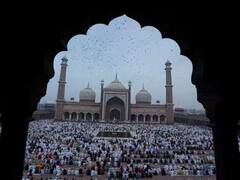 Eid-ul-Adha 2023: देश भर में धूमधाम से मनाया जा रहा बकरीद का त्योहार! मस्जिदों में अदा की गई नमाज, देखें खूबसूरत तस्वीरें