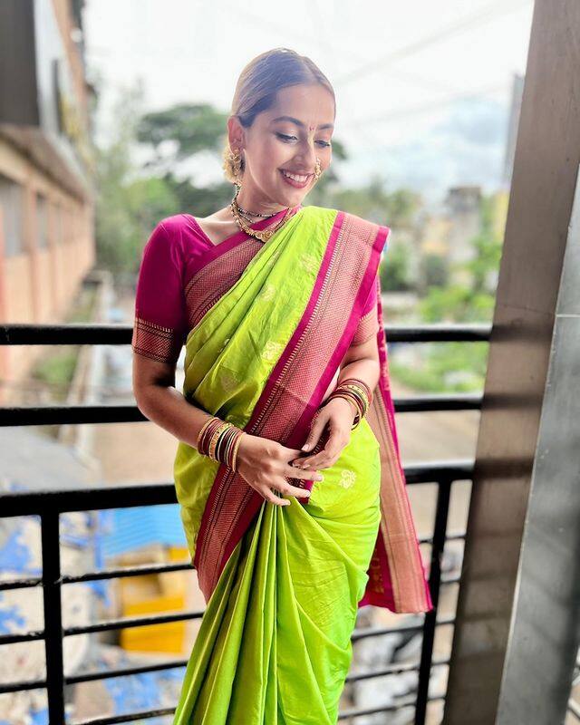 Anagha કૃષ્ણ ભક્તિમાં લીન રહે છે. આ સાથે તે સોશિયલ મીડિયા પર ખૂબ જ એક્ટિવ રહે છે. તે ફેન્સને પોતાની દિનચર્યા સાથે જોડાયેલા અપડેટ્સ આપતી રહે છે.