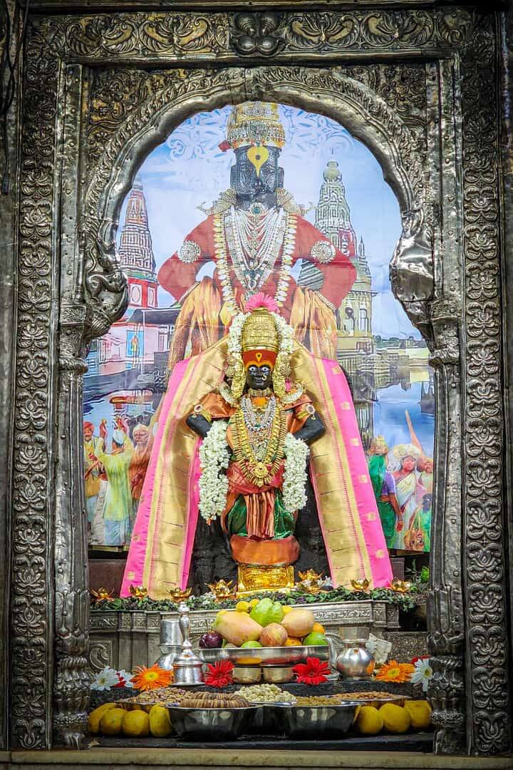 कोल्हापूरपासून 14 किमी अंतरावर असलेल्या राधानगरी रोडवर वाशी गावाजवळ असलेल्या नंदवाळला प्रतिपंढरपूर म्हणून ओळखले जाते.