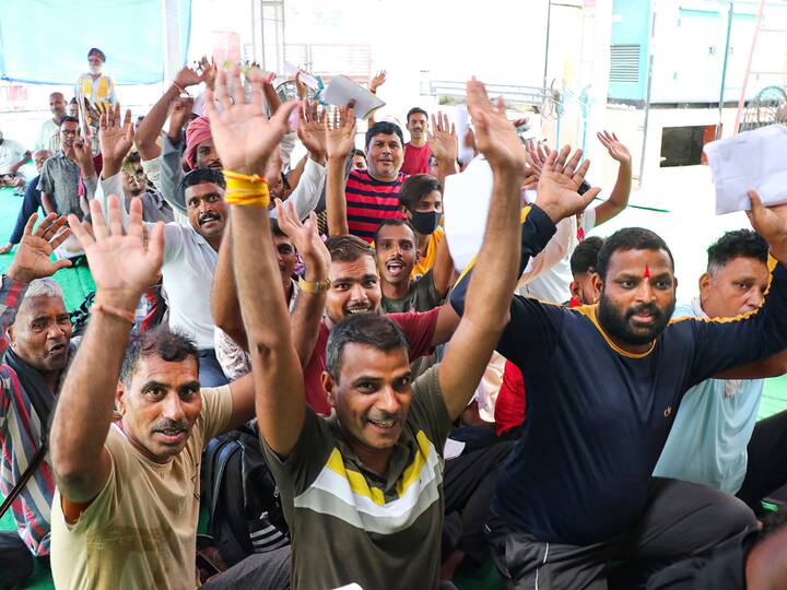 The first batch of pilgrims will leave for the Valley from Jammu's Bhagwati Nagar base camp on June 30. (Image Source: PTI)