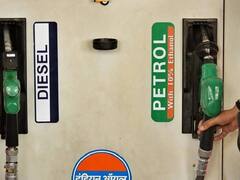 Petrol Diesel Price: மாறும் காலநிலை.. மாறாத பெட்ரோல், டீசல் விலை.. இன்றைய நிலவரம் என்னன்னு தெரிஞ்சுகோங்க..!