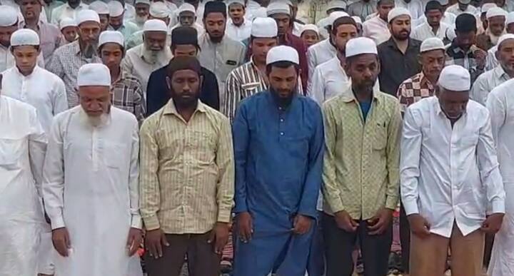 मालेगाव शहरातील ईदगाह मैदान व मशिदींमध्येही नमाज पठण करण्यात आले