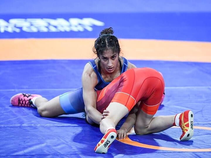Sports Ministry Gives Green Light to Vinesh Phogat, Bajrang Punia's Overseas Training Plans Sports Ministry Gives Green Light to Vinesh Phogat, Bajrang Punia's Overseas Training Plans