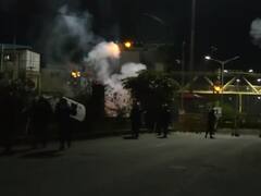 मणिपुर हिंसा: इंफाल में भीड़ ने BJP ऑफिस को घेरा, पुलिस ने छोड़े आंसू गैस के गोले