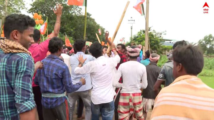 এর আগে গোপীবল্লভপুরের তোপসিয়ায় জনসংযোগ কর্মসূচি করেন শুভেন্দু। পঞ্চায়েত ভোটের প্রচারে ঝাড়গ্রামে বিজেপির জেলা পরিষদ প্রার্থীর বাড়িতে যান শুভেন্দু।