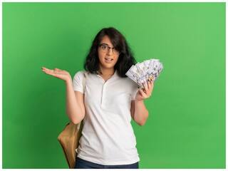 घर से दूर रहकर पढ़ाई कर रहे हैं तो इन तरीकों से कर सकते हैं एक्स्ट्रा कमाई, इन टिप्स से बचा सकते हैं पैसा