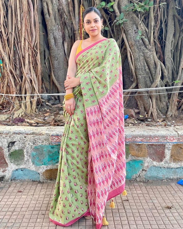 Sumona treated her fans with pictures in summer cotton breezy sarees