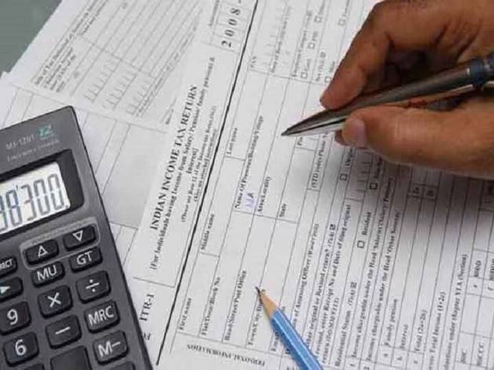 Dont do these mistakes while filing income tax return to avoid notice from department Income Tax Notice: रिटर्न भरते समय न करें ये गलतियां, वर्ना इनकम टैक्स थमा देगा आपको नोटिस