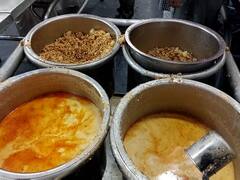 Shirdi:  शिर्डीत  एकादशीनिमित्त 12 टन खिचडीचा महाप्रसाद, भाविकांची मोठी गर्दी