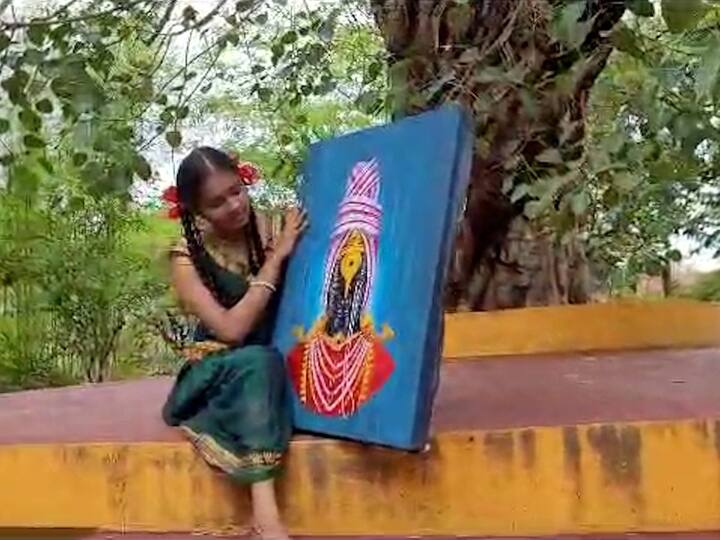 अशातच आषाढी एकादशीचं औचित्य साधत सिंधुदुर्गच्या मालवणमधील एका मुलीनं रंगीबेरंगी धाग्यांनी विठ्ठलाचं सुंदर रुप साकारलं आहे.