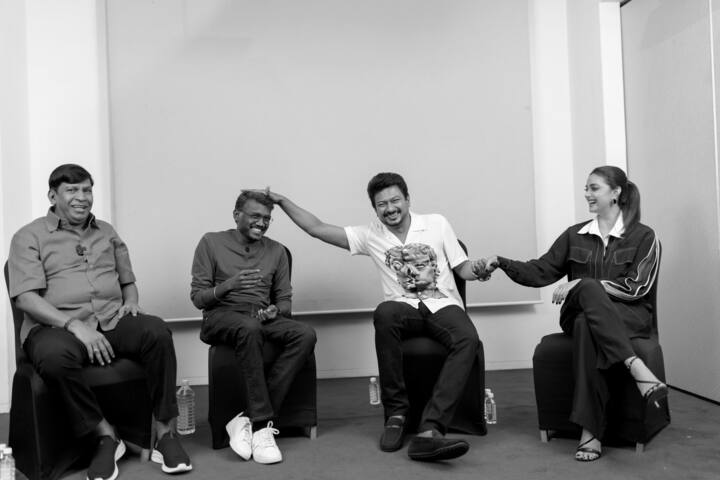 பிறகு செய்தியாளர் ஒருவர் மீண்டும் படம் நடிப்பீர்களா? இது உங்களை பூர்த்தி செய்ததா? வாய்ப்பு இருக்கா? என கேட்ட போது, “இந்த படமே எனது ஆசையை பூர்த்தி செய்துவிட்டது. இனி வாய்ப்பில்லை. வாய்ப்பில்லை ராஜா.” என சிரித்து கொண்டே பதில் கூறினார் உதயநிதி.