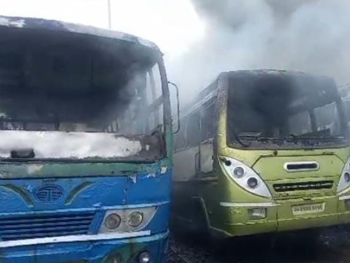 Ranchi Fire News: रांची बस स्टेशन पर लगी भीषण आग, 5 बसें हुईं जलकर खाक, फायर बिग्रेड ने पाया काबू