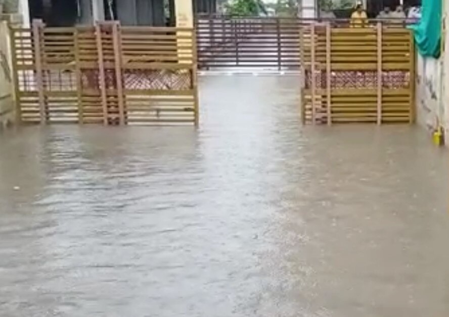 Gujarat Rain:  જૂનાગઢમાં બે કલાકમાં 5 ઈંચ વરસાદ ખાબકતા જળબંબાકાર, આણંદપુર ડેમ ઓવરફ્લો