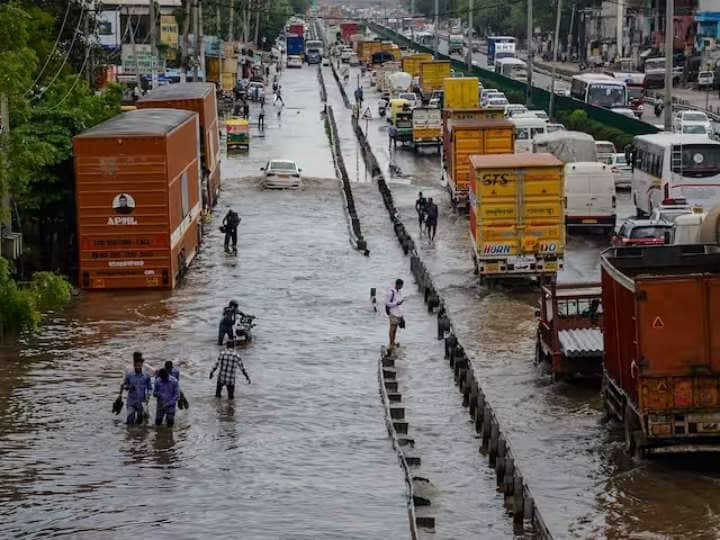 Weather Update india Monsoon Heavy rains in country Weather Update : देशातील बहुतांश राज्यात मुसळधार पाऊस, उद्यापर्यंत जोर कायम राहणार; वाचा हवामान विभागाचा अंदाज