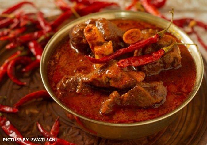 Recepies For Bakari Eid 2023 Know In Detail How To Make Mutton Recepies Tips News Marathi Bakari Eid 2023 : यंदाच्या बकरी ईदला बनवा तोंडाला पाणी सुटेल असा मटण कलेजी मसाला आणि मटण कोरमा रेसिपी